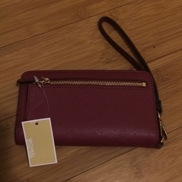 Michael Kors wristlet wallet - Picture 3 of 3